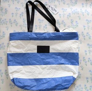 Aloha Collection Daytripper Tote NEW Blue White Umbrella Stripe Beach Bag Pool